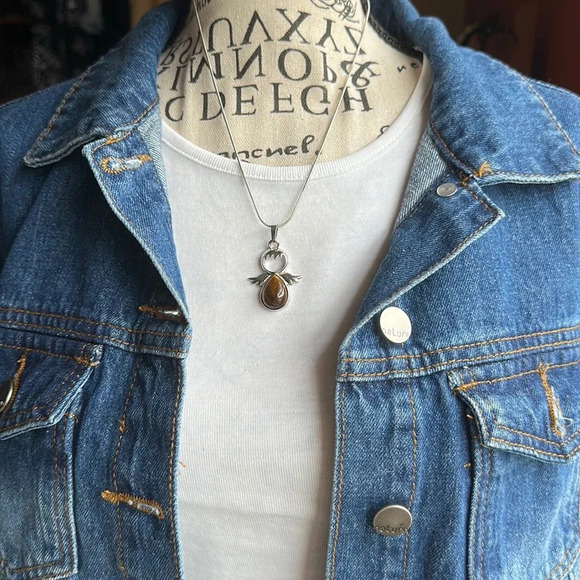Tiger’s eye angel medallion silver pendant necklace/protection and peace - Picture 4 of 7
